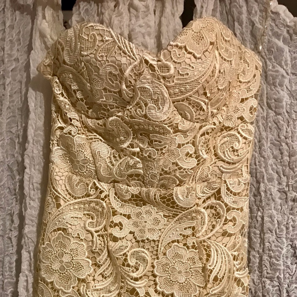 Strapless classic lace party dress
